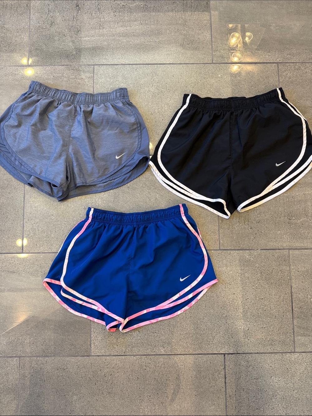 Bundle Nike Women’s Tempo Shorts